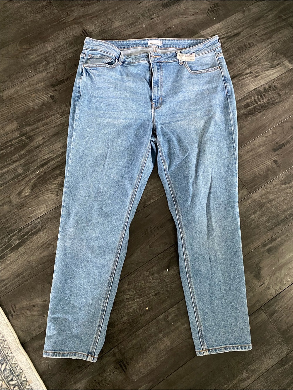 Straight-Leg Light Blue Women’s Jeans